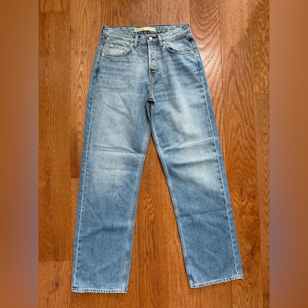 The Bella Low Rise Relaxed Jeans in Santa Monica Light Wash - Picture 4 of 8